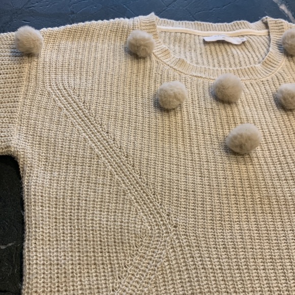 EUC Cream Furry Pom Pom sweater OATMEAL US M - Picture 9 of 13